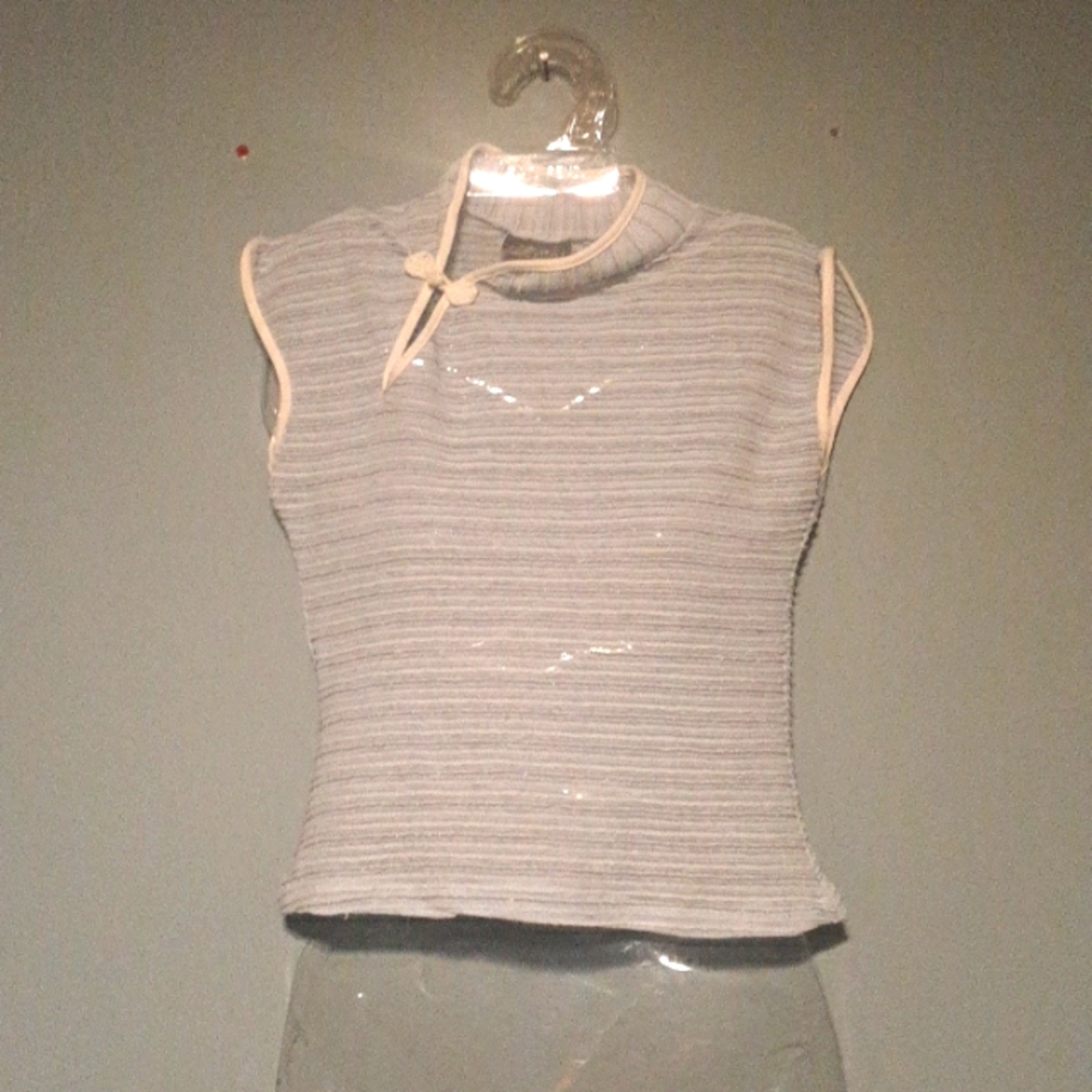 Short sleeve top